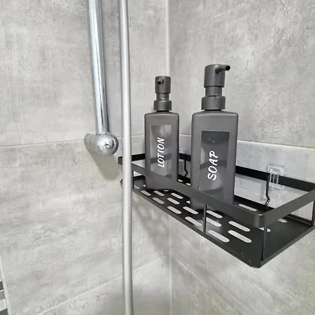 Charmantes Mit Kueche Und Balkon