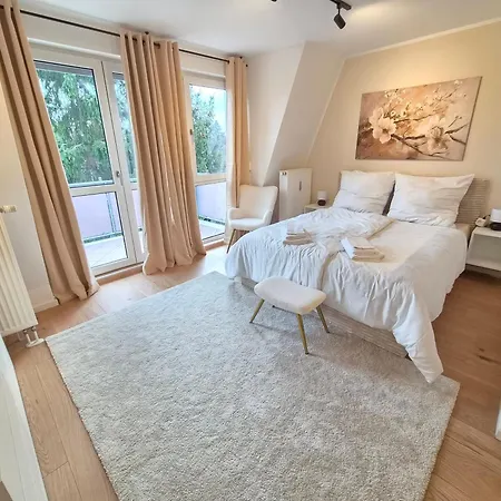 Charmantes Mit Kueche Und Balkon Apartment Radebeul