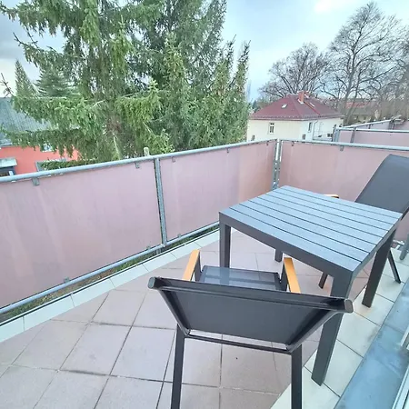 Charmantes Mit Kueche Und Balkon
